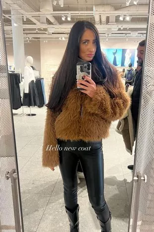 Chantelle Houghton发布了她与前夫Alex Reid的12岁女儿的罕见照片