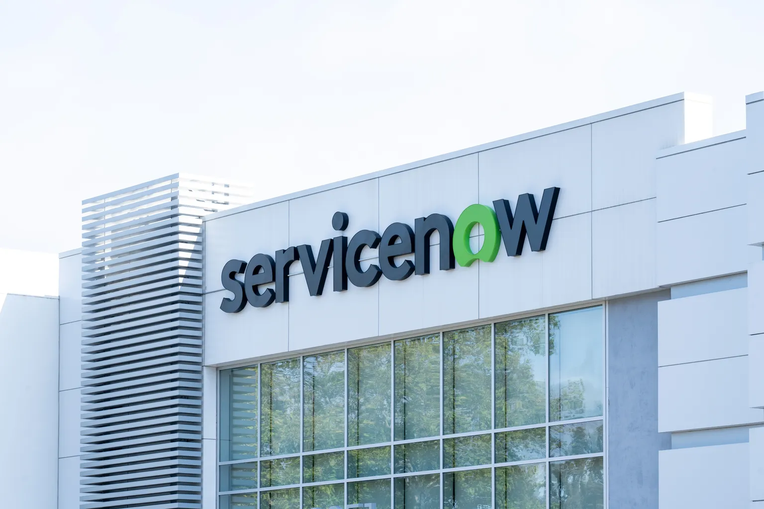 ServiceNow股票第三季度分析:增长和人工智能集成