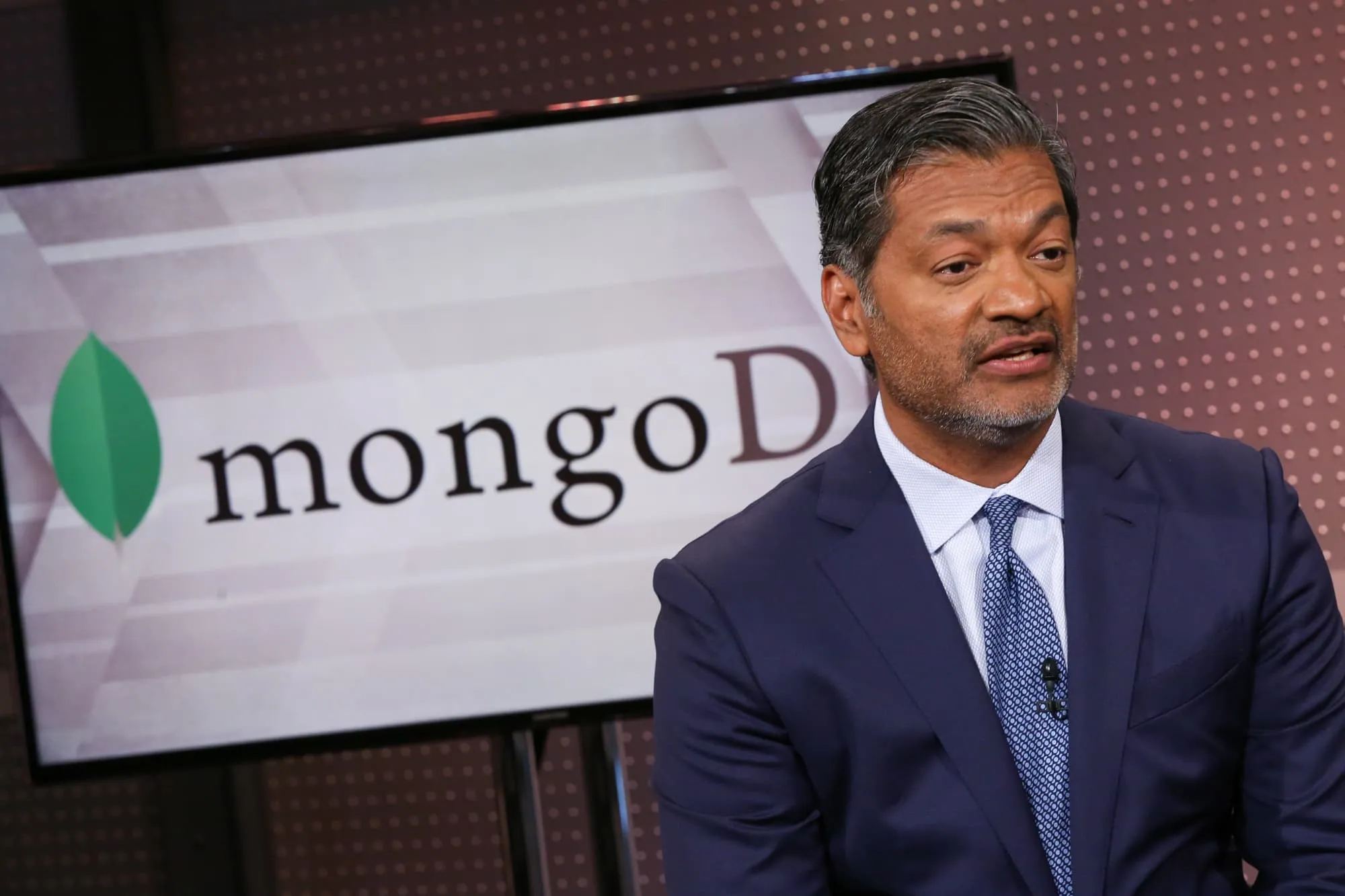 MongoDB公司:股票市场和投资策略在降级后受到审查