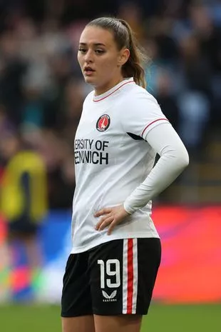 GK Barry透露了女友在桥上对她说的话,“这说明了很多关于她的事情”