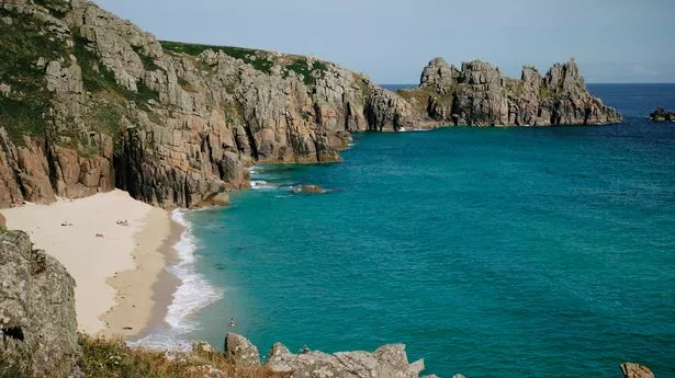 曾经有着绿松石海水的英国“隐蔽”海滩可能在巴厘岛
