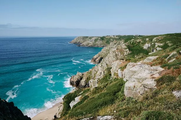曾经有着绿松石海水的英国“隐蔽”海滩可能在巴厘岛