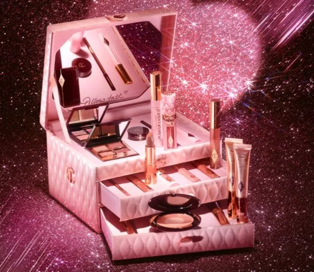 今年圣诞节,你可以在Boots、LookFantastic、丝芙兰等商店买到最好的美容礼品套装