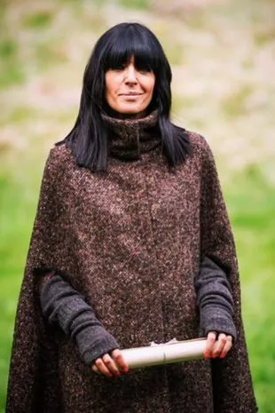 在这里，你可以买到克劳迪娅·温克尔曼（Claudia Winkleman）的“叛徒”（The叛徒）无指手套，也可以买到10英镑的替代品