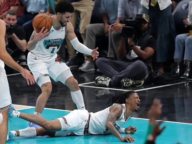 贾·莫兰特因伤退出灰熊与雷霆的比赛，缺席NBA季后赛第四场比赛