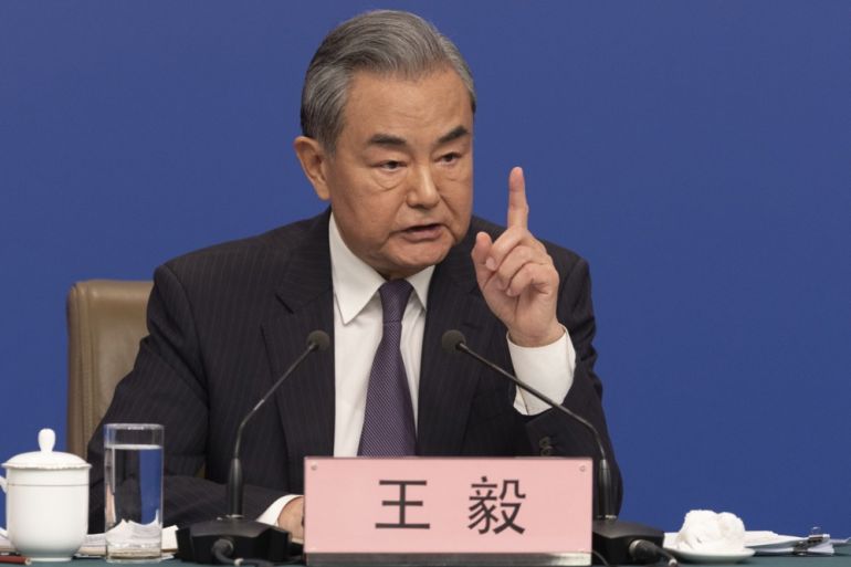 中国外交部长誓言对抗特朗普的关税，称美国是“以牙还牙”